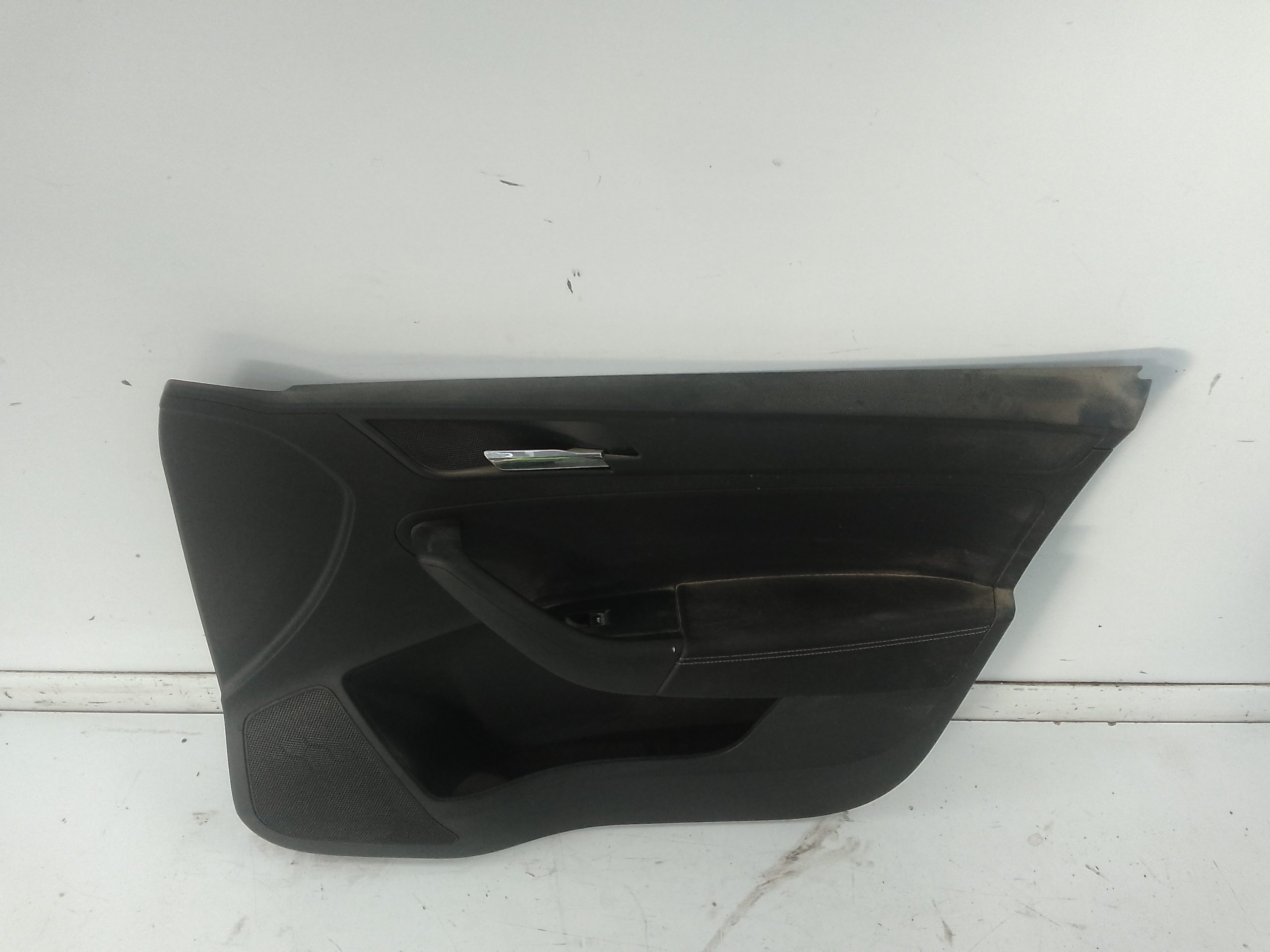 Guarnecido puerta delantera derecha seat toledo (kg3)(07.2012->)