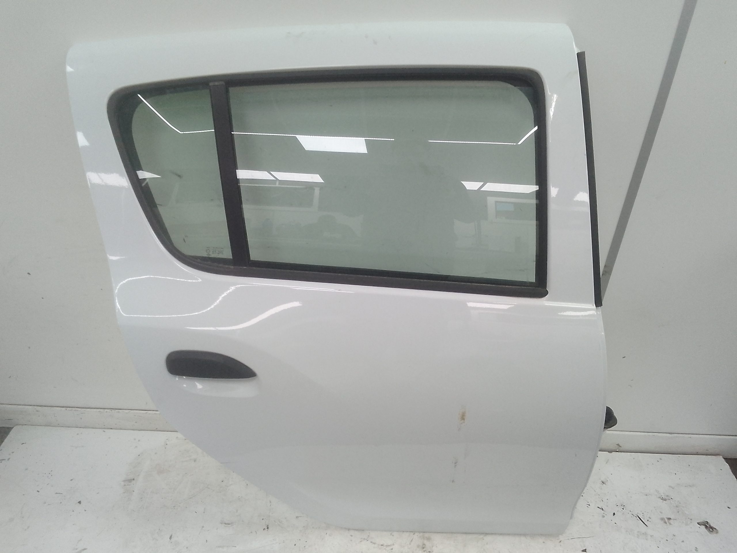 Puerta trasera derecha dacia sandero ii (10.2012->)