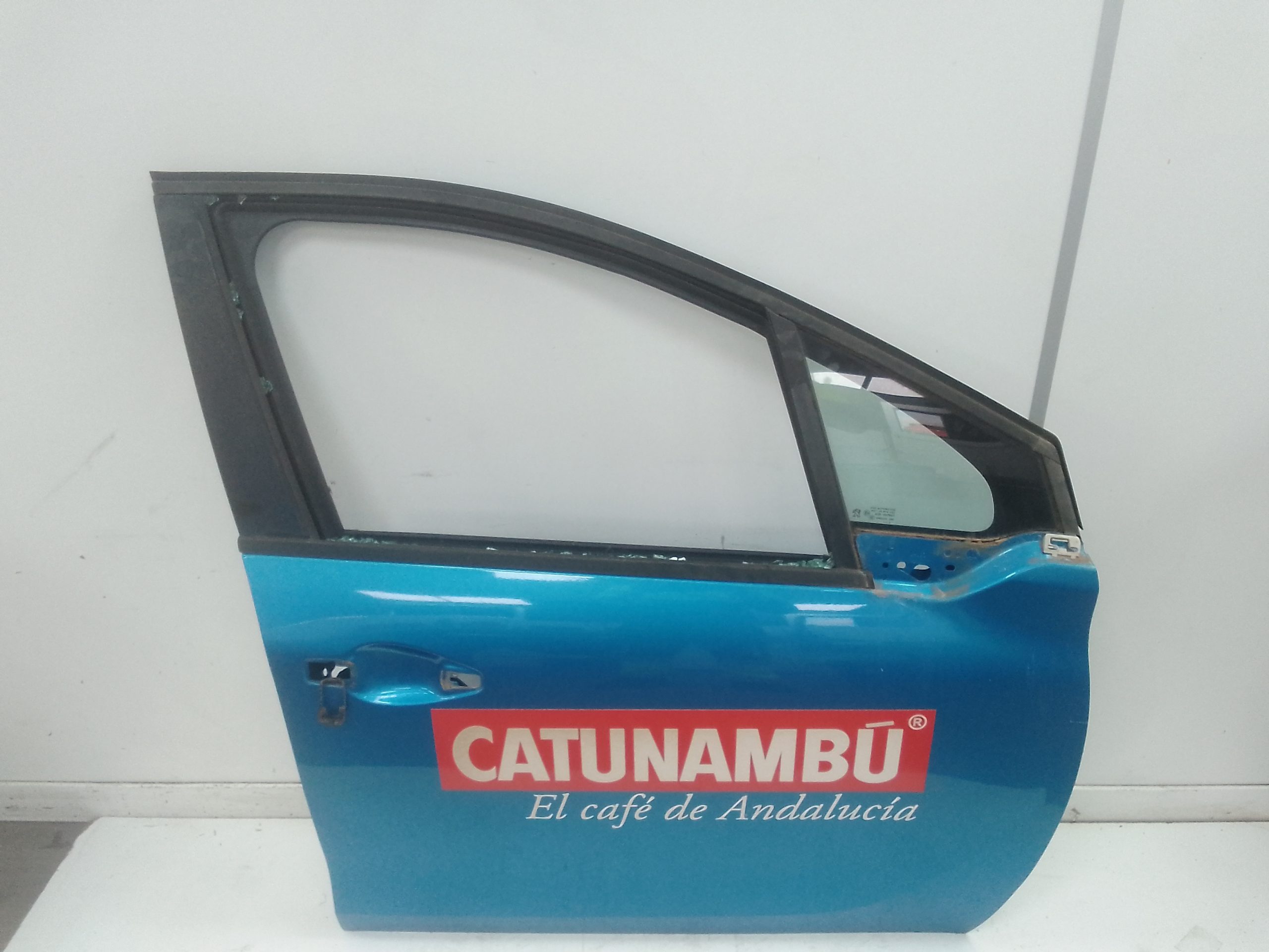 Puerta delantera derecha peugeot 208 (01.2012->)