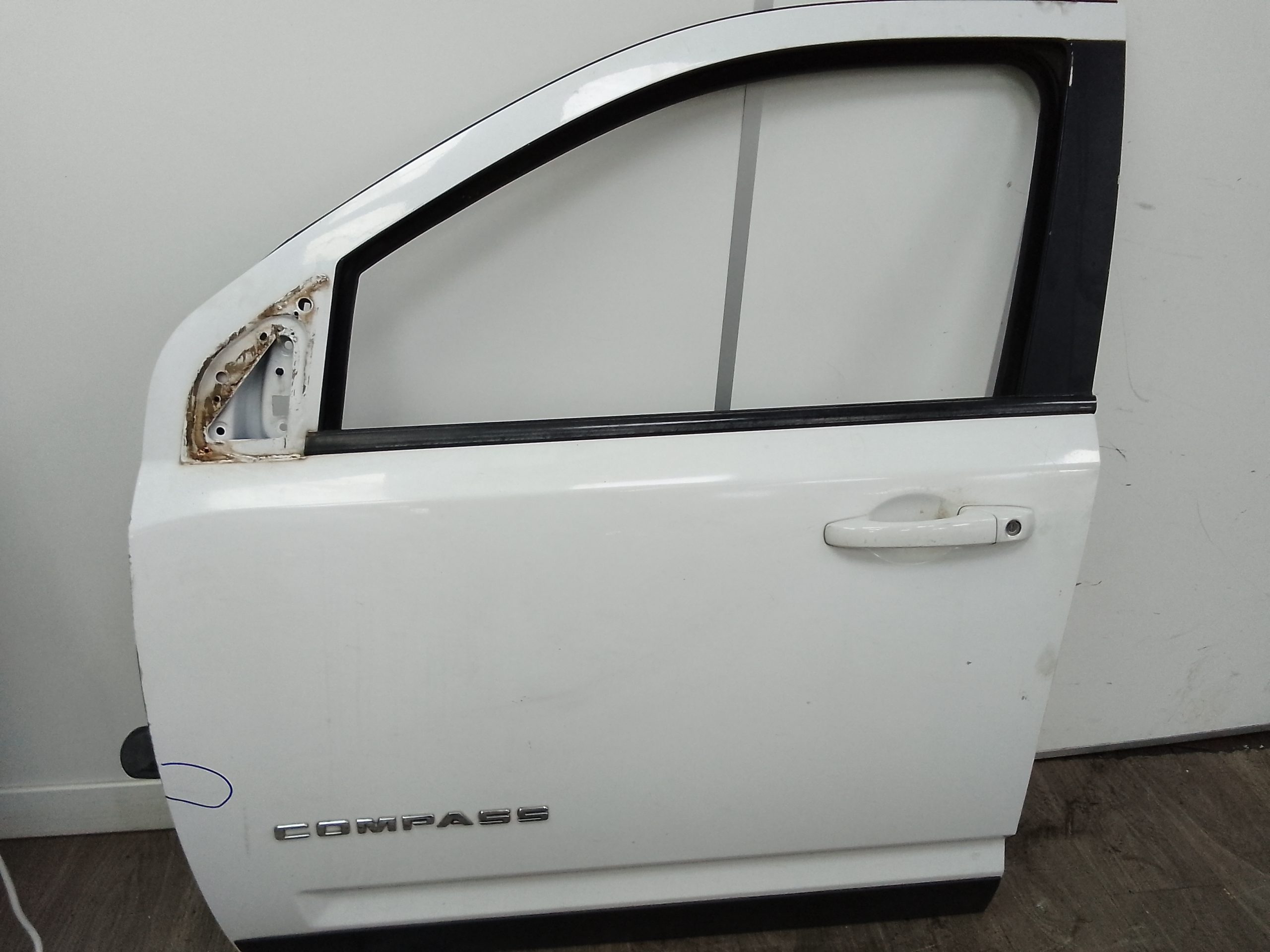 Puerta delantera izquierda jeep compass (mk)(2011->)