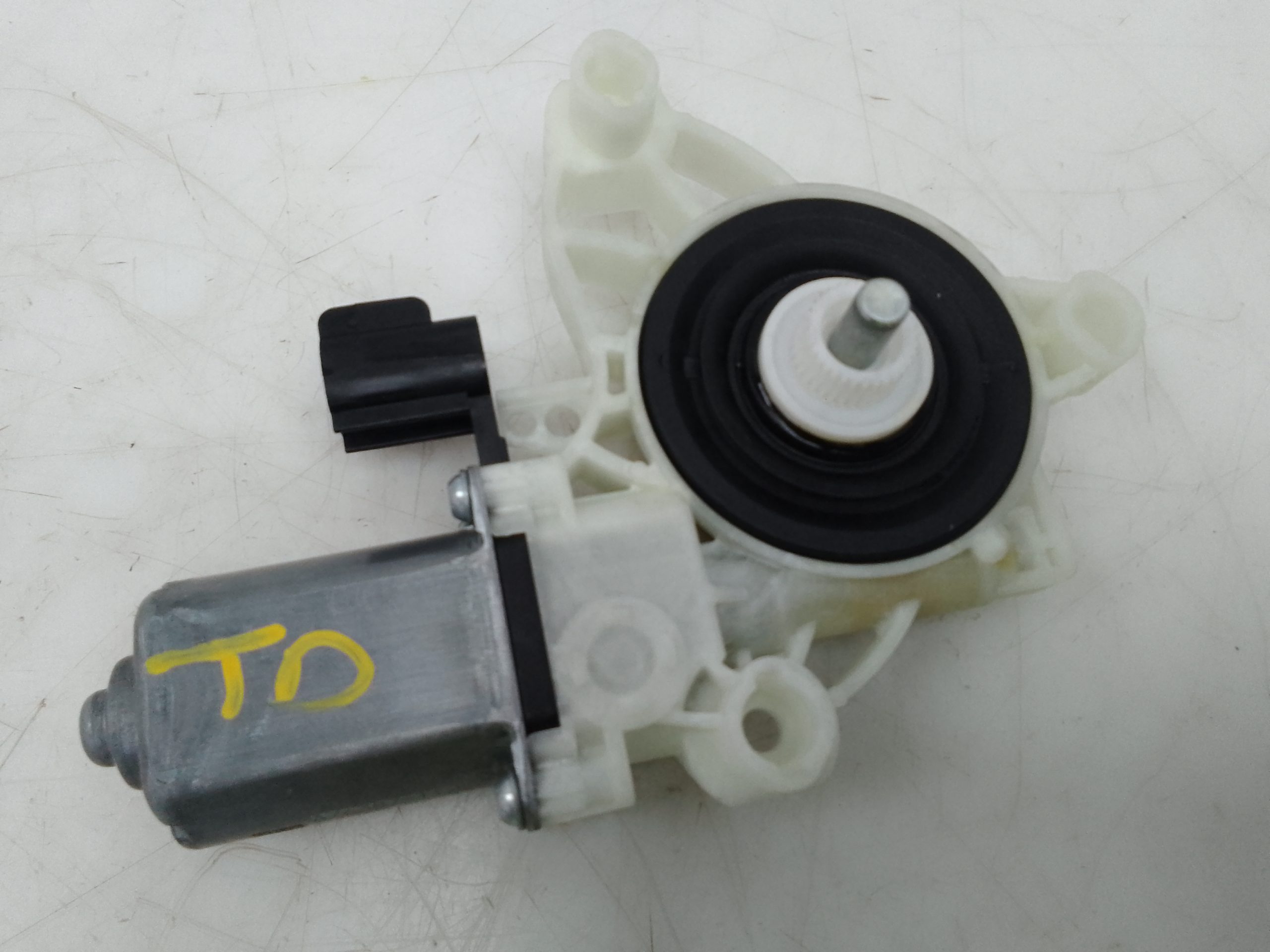 Motor elevalunas trasero derecho ford focus berlina (cge)(2018->)