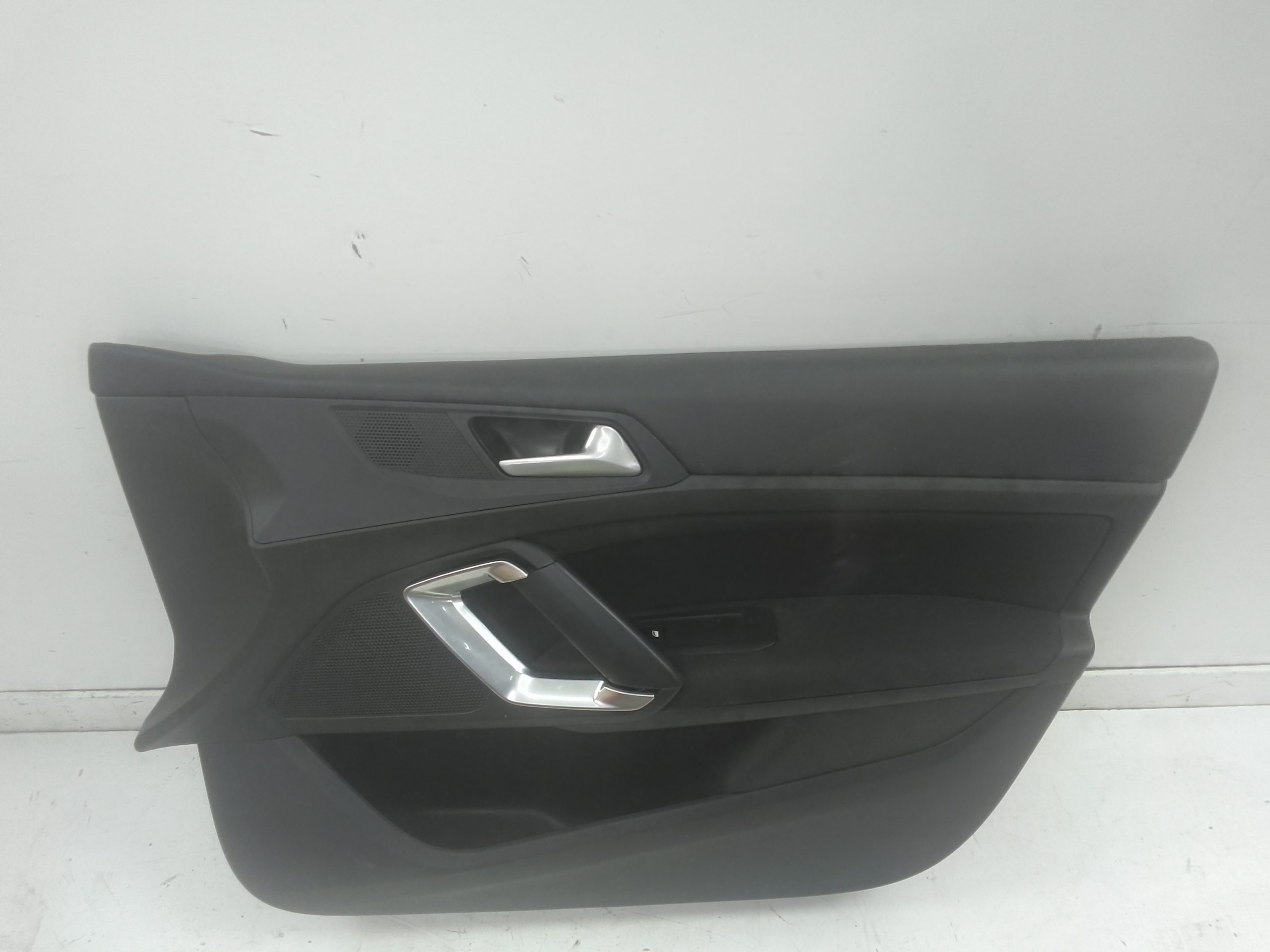 Guarnecido puerta delantera derecha peugeot 308 (2013->)