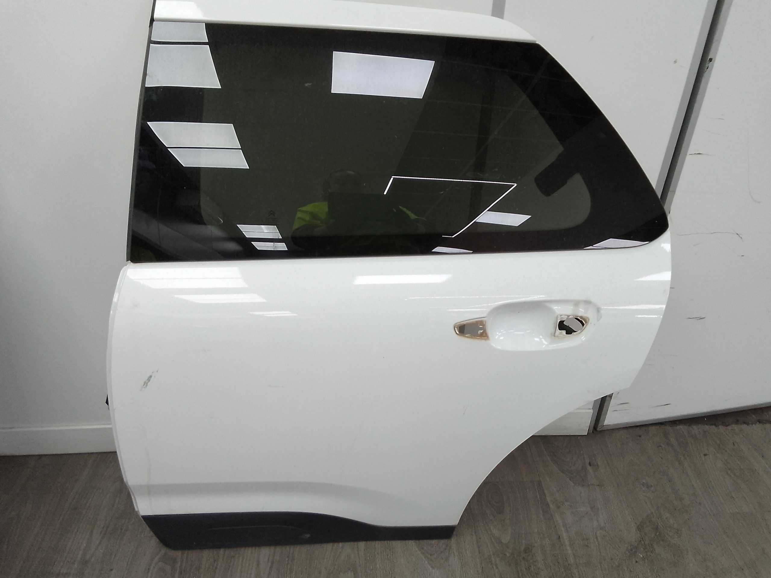 Puerta trasera izquierda citroen c4 cactus (2014->)