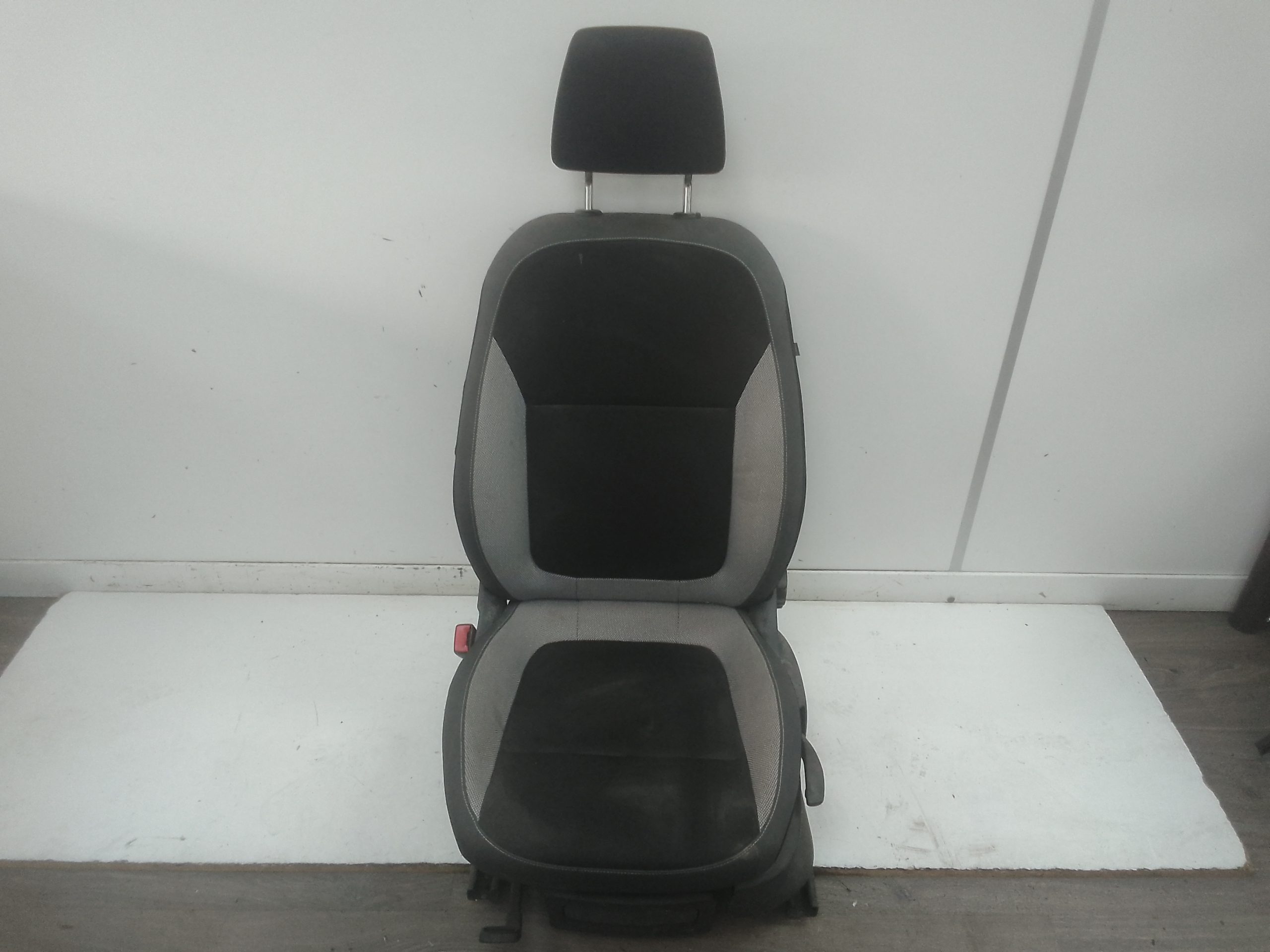 Asiento delantero izquierdo skoda fabia (nj3)(08.2014->)