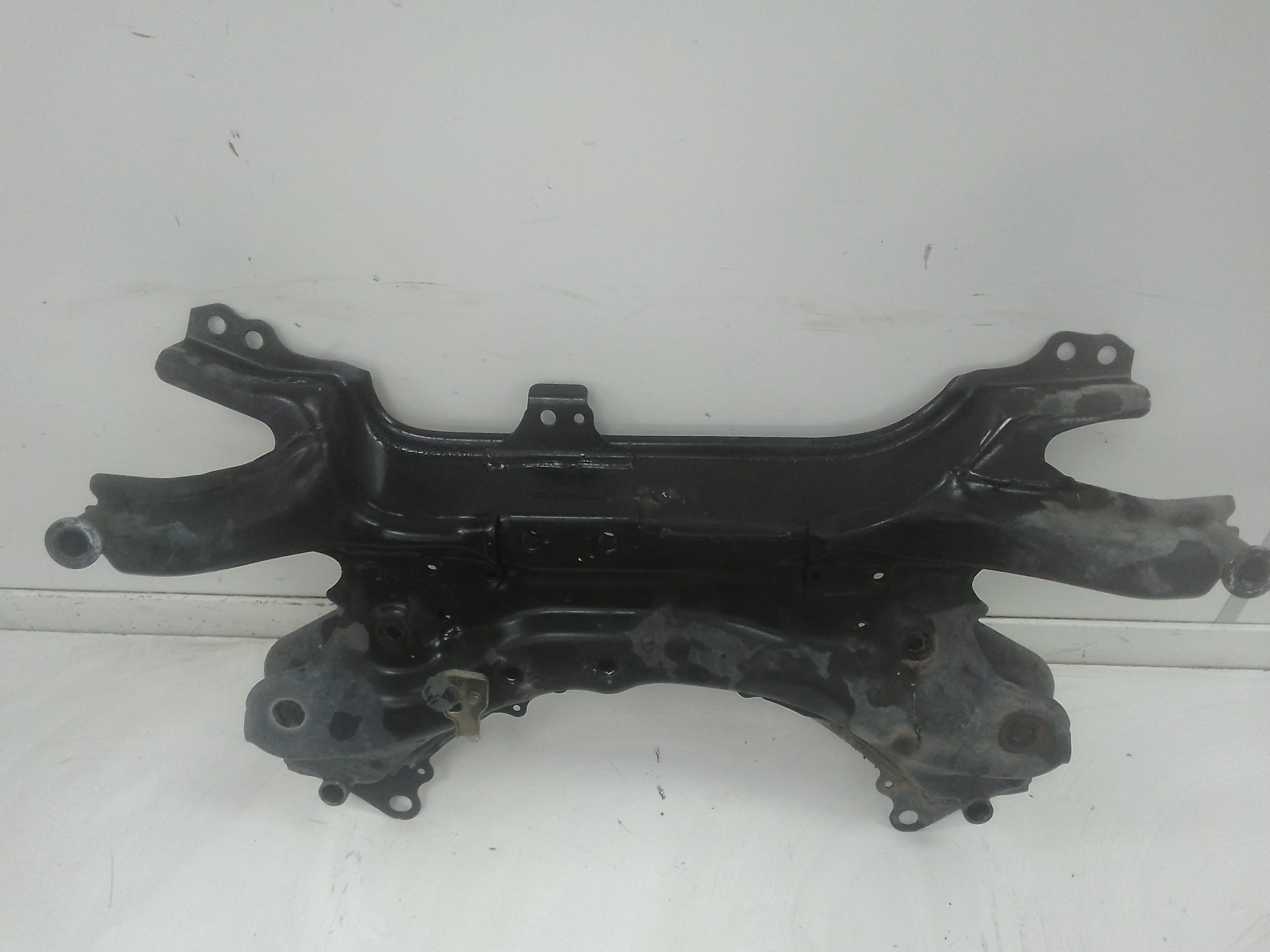 Puente delantero / cuna motor toyota auris touring sports (e18)(10.2012->)