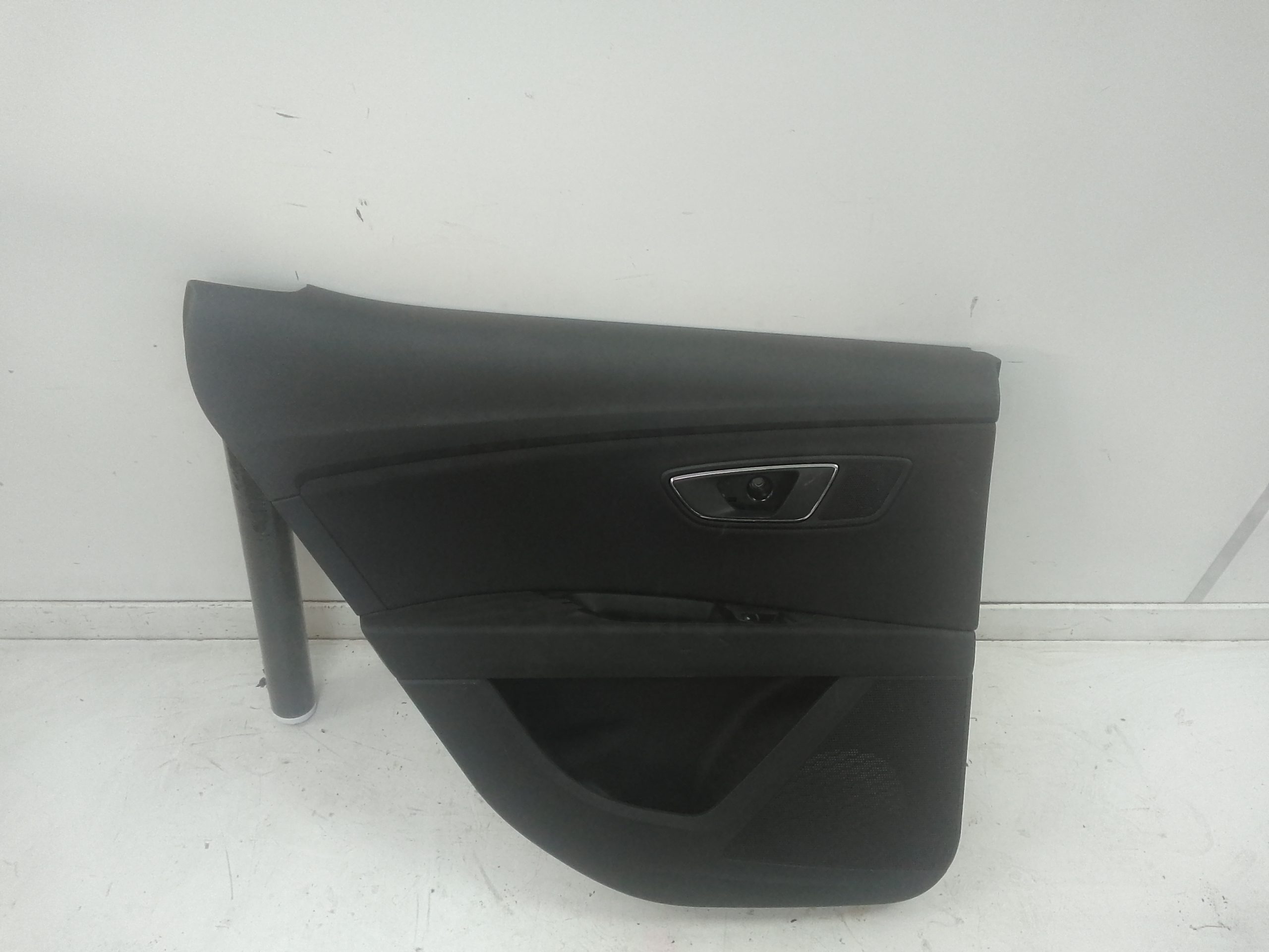 Guarnecido puerta trasera izquierda seat leon (5f1)(09.2012->)