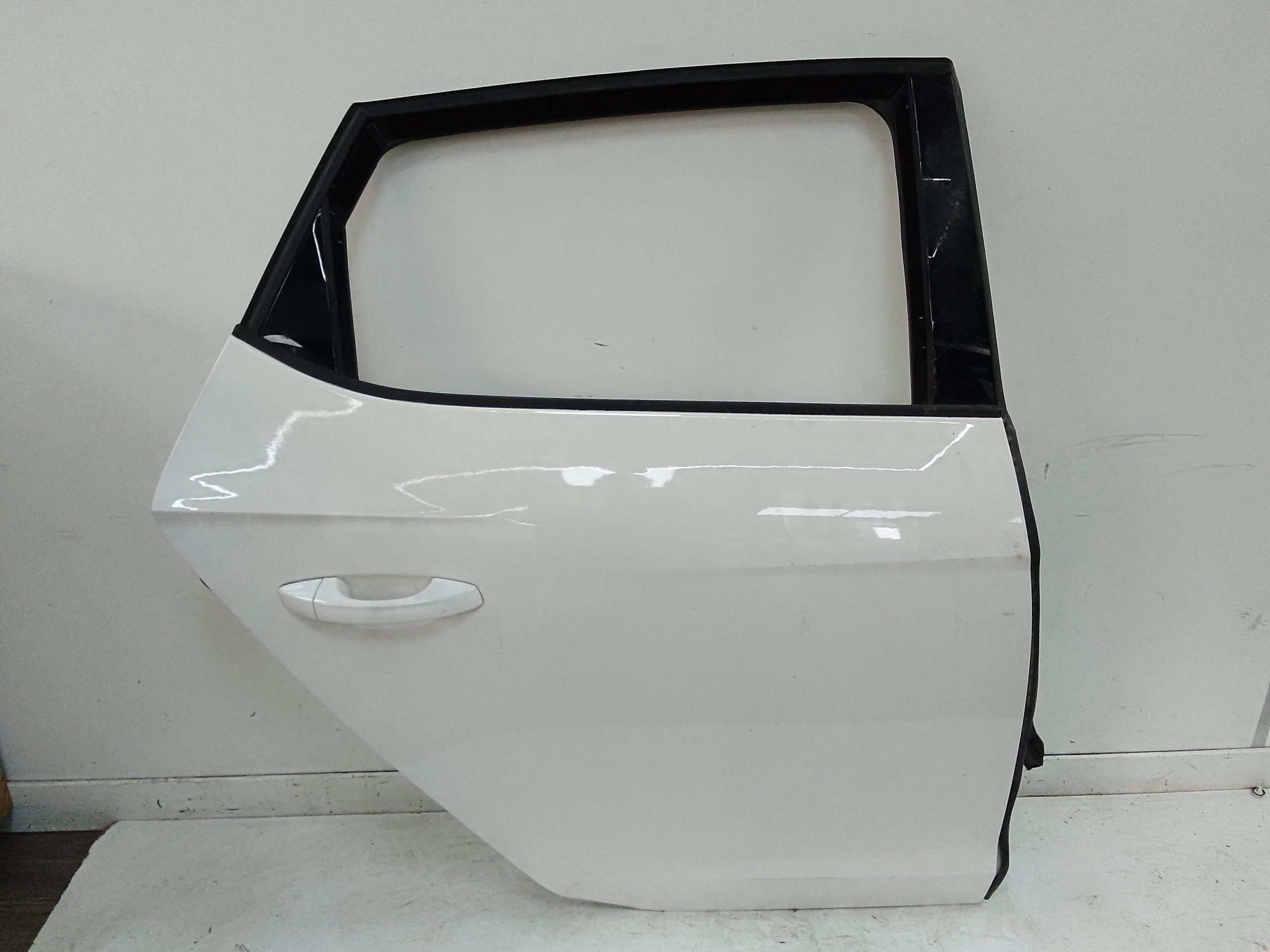 Puerta trasera derecha seat leon (5f1)(09.2012->)